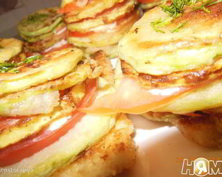 Овощные башенки на жареном адыгейском сыре