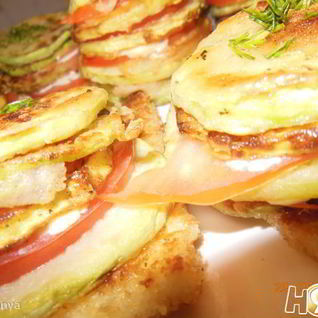 Овощные башенки на жареном адыгейском сыре