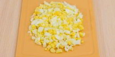 паштет из куриной печени с паприкой и яйцами