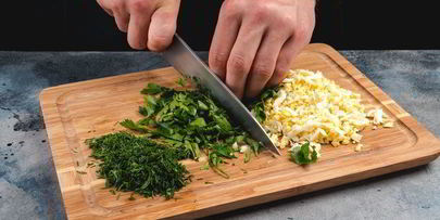 помидоры, фаршированные печенью трески и яйцами