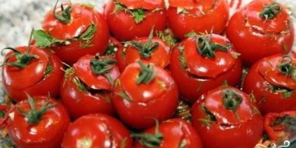 Рецепт помидоры, фаршированные зеленью и чесноком