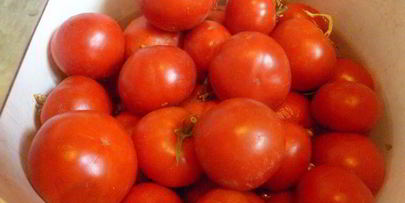 помидоры с виноградом и сладким перцем