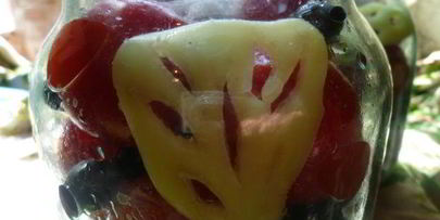 помидоры с виноградом и сладким перцем