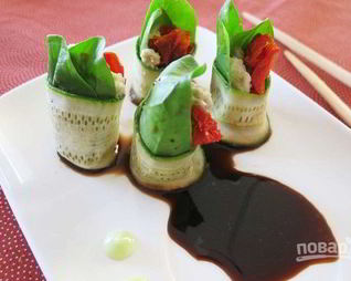 Быстрые рулетики с цуккини