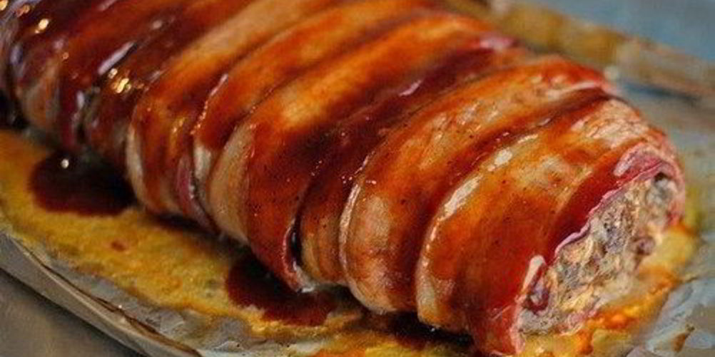 Рецепт фаршированный рулет в соусе барбекю с беконом