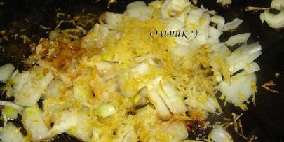 говяжьи рулетики со сливой и миндалем