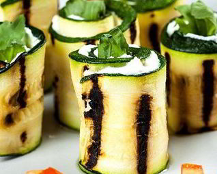 Кабачковые рулеты с творогом