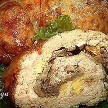 Рецепт Куриный рулет, фаршированный яйцами и грибами