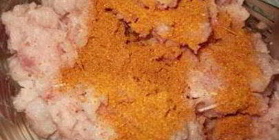 куриный рулет, фаршированный яйцами и грибами