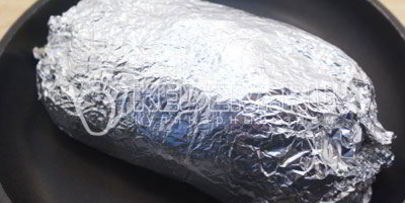 куриный рулет с черносливом и сыром