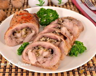 Куриный рулет с орехами