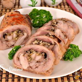 Куриный рулет с орехами