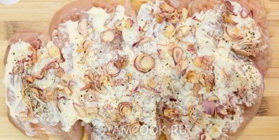 куриный рулет с сушеным луком