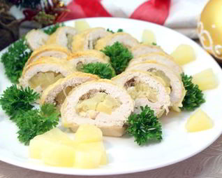 Куриный рулет с сыром и ананасом