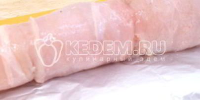 куриный рулет с сыром и ананасом