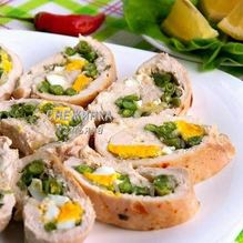 Рецепт Куриный рулет со спаржевой фасолью, яйцом и сыром Джюгас