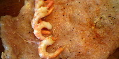 куриные рулетики, фаршированные креветками