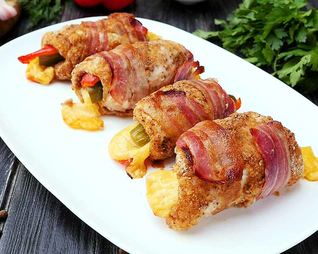 Куриные рулетики с огурцом