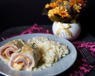 Куриные рулетики с ветчиной и сыром