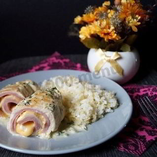 Куриные рулетики с ветчиной и сыром