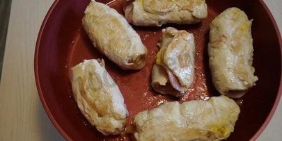 куриные рулетики с ветчиной и сыром