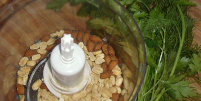 куриные рулеты под манговым соусом с брусками поленты