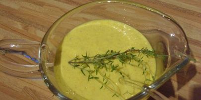 куриные рулеты под манговым соусом с брусками поленты