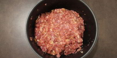 мясной рулет с яйцами