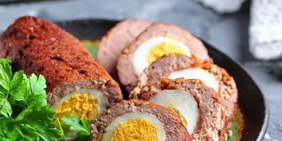 мясной рулет с яйцом в духовке