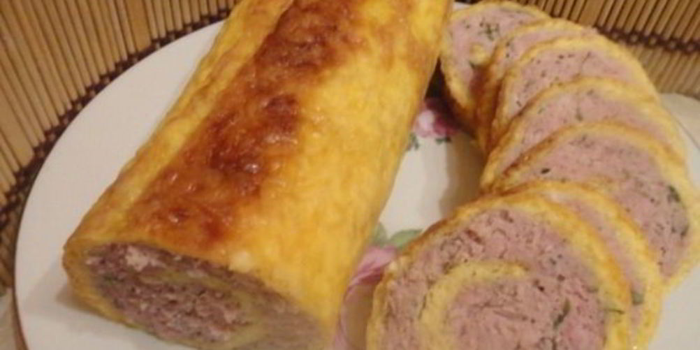 Рецепт мясной рулет в сырной оболочке