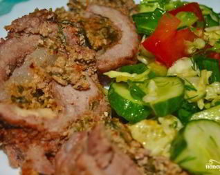 Мясной рулет, запеченный в духовке