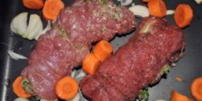 мясной рулет, запеченный в духовке