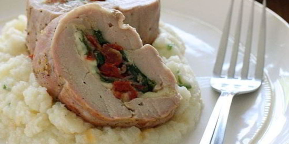 Рецепт праздничный рулет из свинины с начинкой