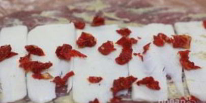 праздничный рулет из свинины с начинкой