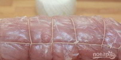 праздничный рулет из свинины с начинкой