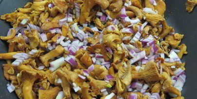 рисовый рулет с лисичками