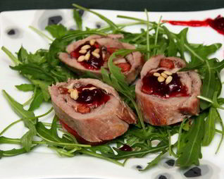 Рулет из говядины с начинкой