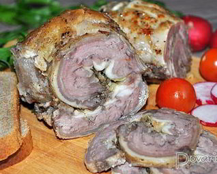 Рулет из говяжьей пашины в духовке