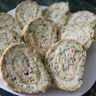 Рулет из крабовых палочек