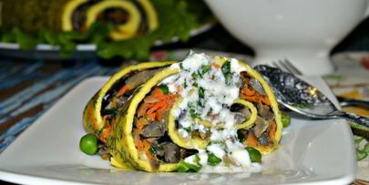 рулет из омлета с грибами