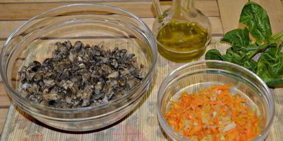 рулет из омлета с грибами