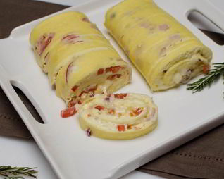 Рулет из омлета с сыром