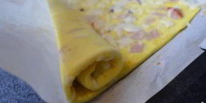 рулет из омлета с сыром