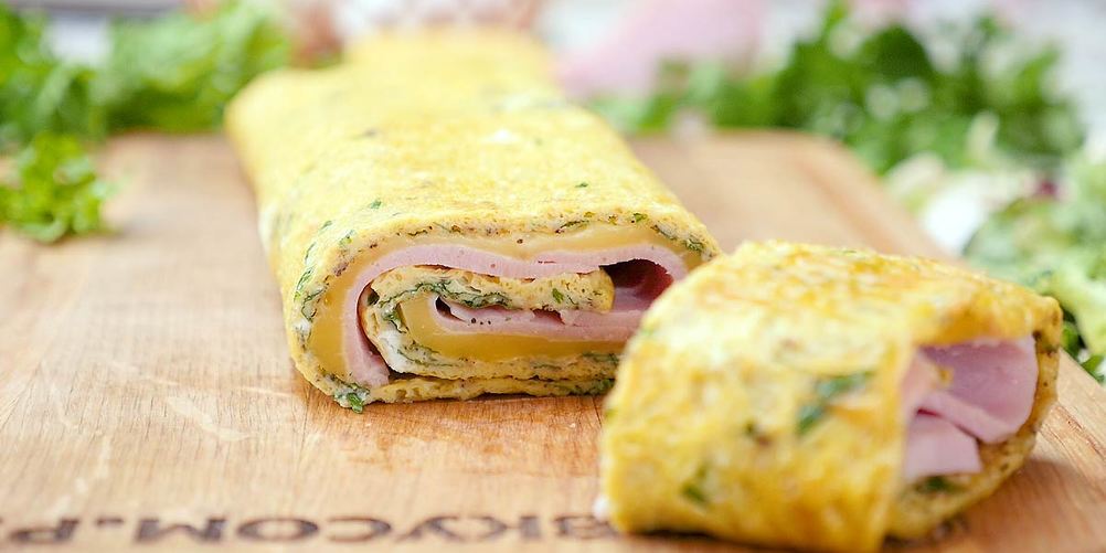 Рецепт рулет из омлета с ветчиной