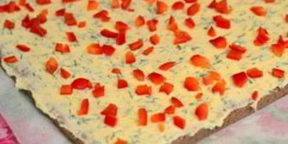 рулет из отварной печени с пикантной начинкой