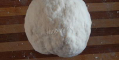 рулет из слоеного теста с сыром