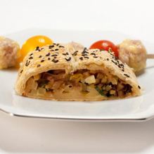 Рецепт Рулет из слоеного теста с жареным картофелем