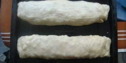 рулет из слоеного теста