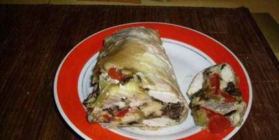 рулет куриный с гарниром