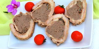 рулет мясной с печеночным паштетом
